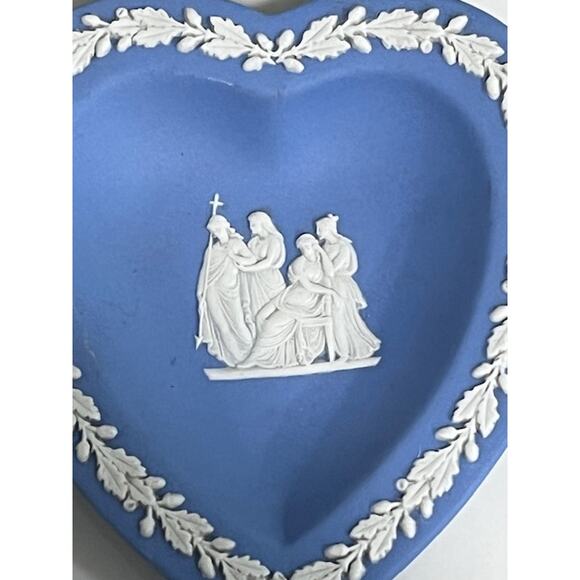 Vintage Wedgwood Blue Jasperware Heart-Shaped Tray Dish – 4 1/4" x 4 1/2" - Picture 2 of 3